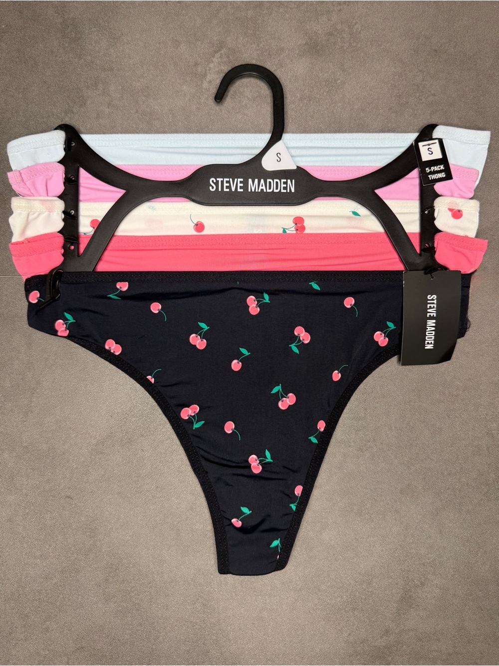 Steve Madden‎ Cherry Print Thong Set of 5